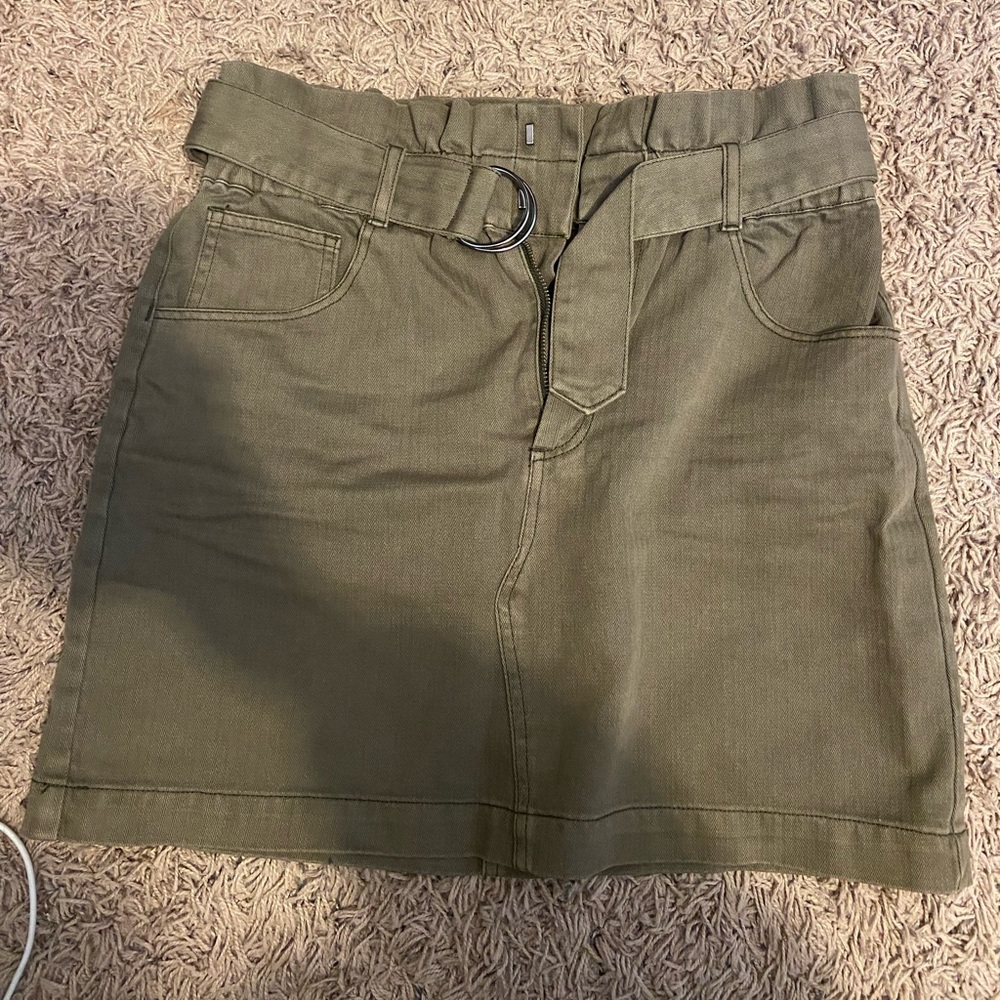 Size small Others Follow cinched waist skirt